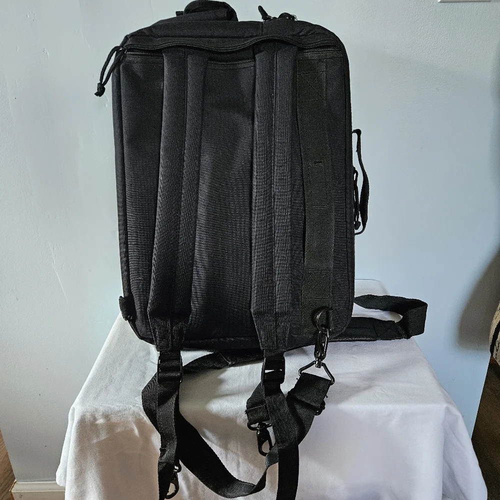 EUC SOC Sandpiper of California Black Convertible Laptop Bag/Backpack Combo